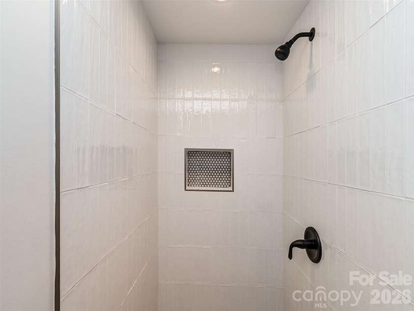 408 Jackson Avenue, Waxhaw, NC 28173.  MLS# CAR4398118, YatesRealty ID 36962. Primary bathroom