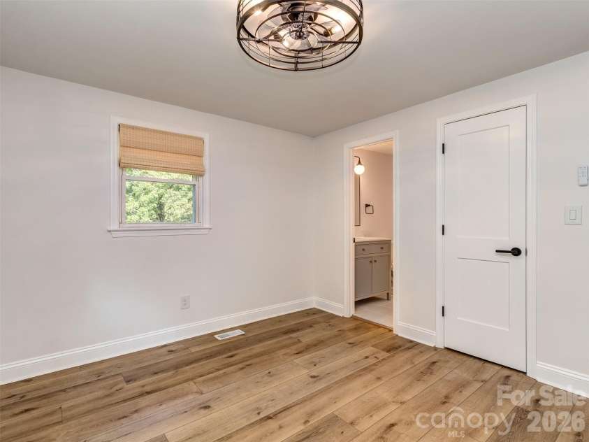 408 Jackson Avenue, Waxhaw, NC 28173.  MLS# CAR4398118, YatesRealty ID 36962. Primary suite