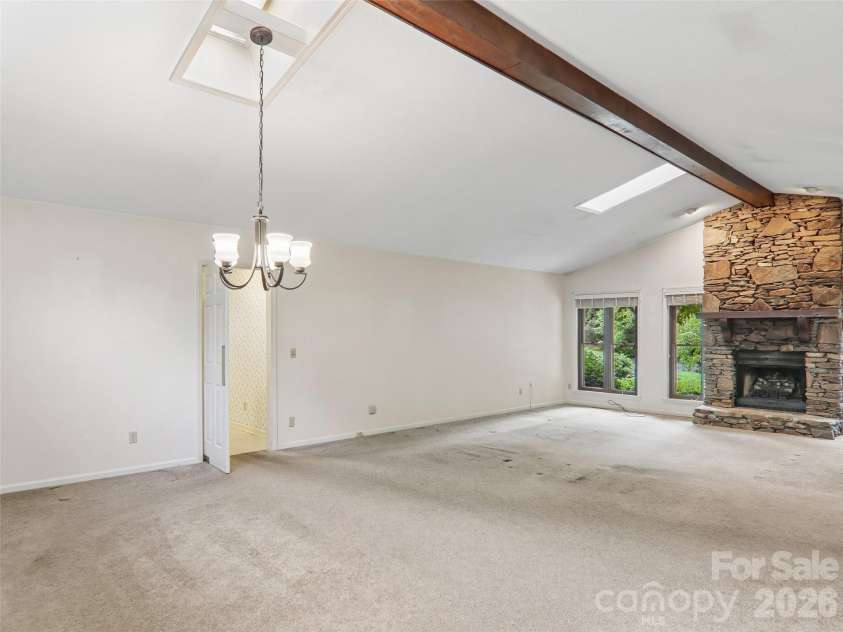1 Bridle Path Court, Hendersonville, NC 28791.  MLS# CAR4401387, YatesRealty ID 36963. 