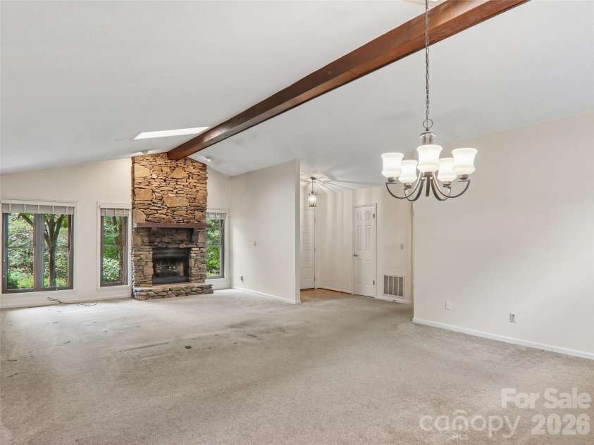 1 Bridle Path Court, Hendersonville, NC 28791.  MLS# CAR4401387, YatesRealty ID 36963. 