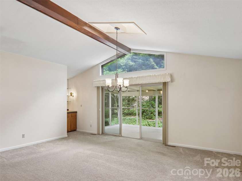 1 Bridle Path Court, Hendersonville, NC 28791.  MLS# CAR4401387, YatesRealty ID 36963. 