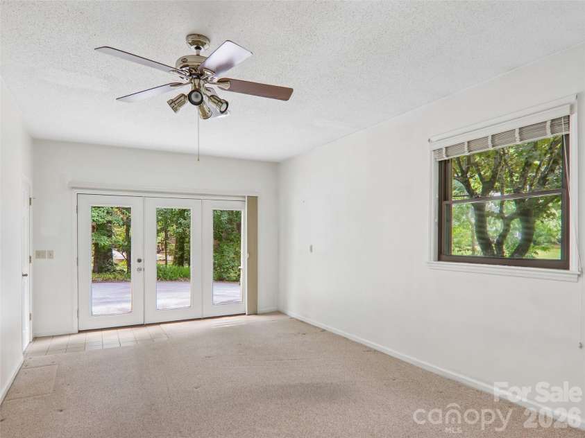 1 Bridle Path Court, Hendersonville, NC 28791.  MLS# CAR4401387, YatesRealty ID 36963. 