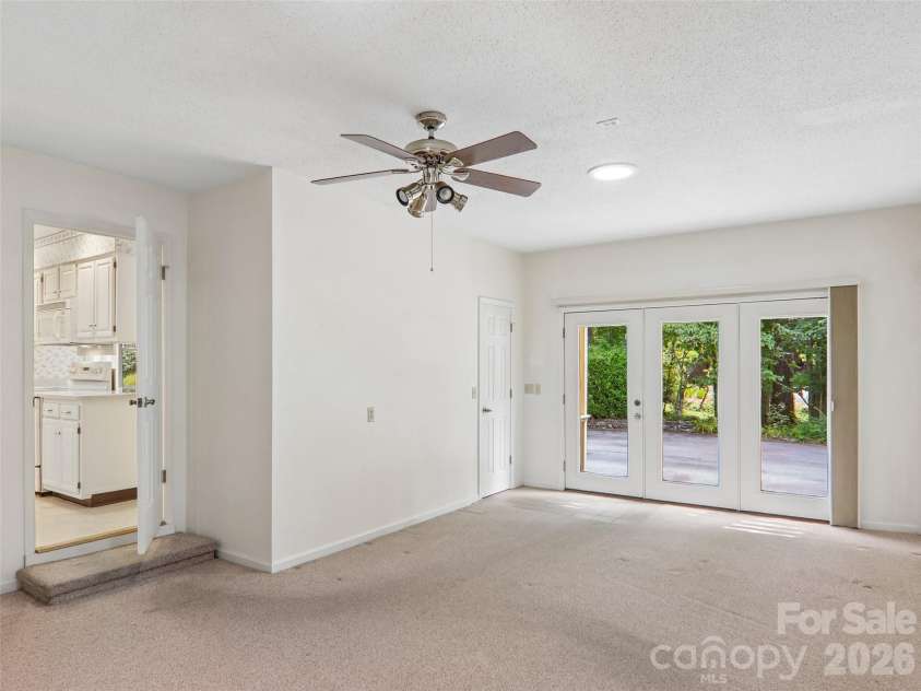 1 Bridle Path Court, Hendersonville, NC 28791.  MLS# CAR4401387, YatesRealty ID 36963. 
