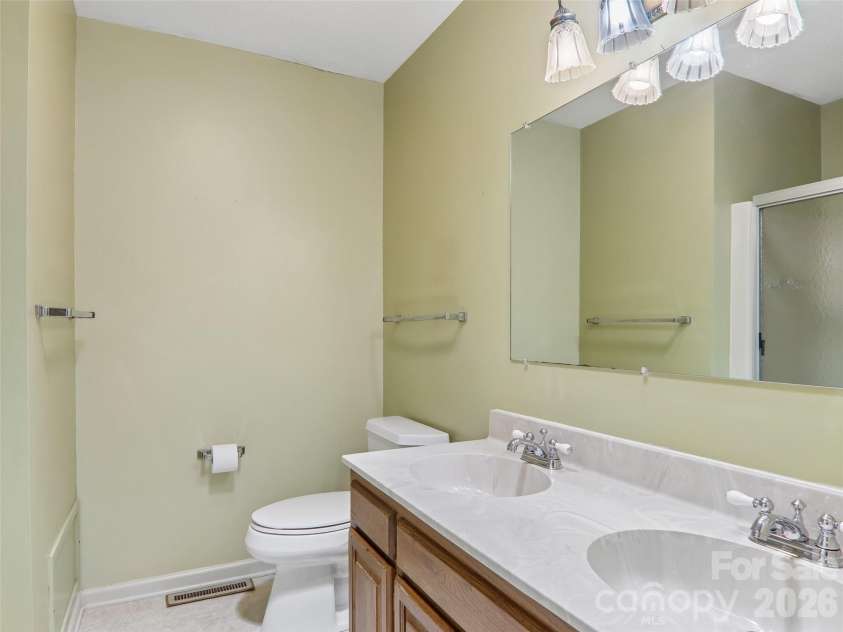 1 Bridle Path Court, Hendersonville, NC 28791.  MLS# CAR4401387, YatesRealty ID 36963. 
