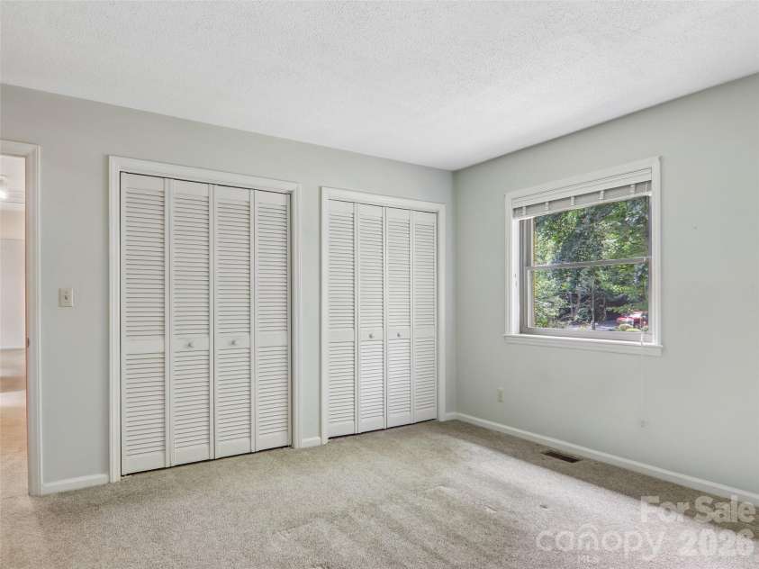 1 Bridle Path Court, Hendersonville, NC 28791.  MLS# CAR4401387, YatesRealty ID 36963. 