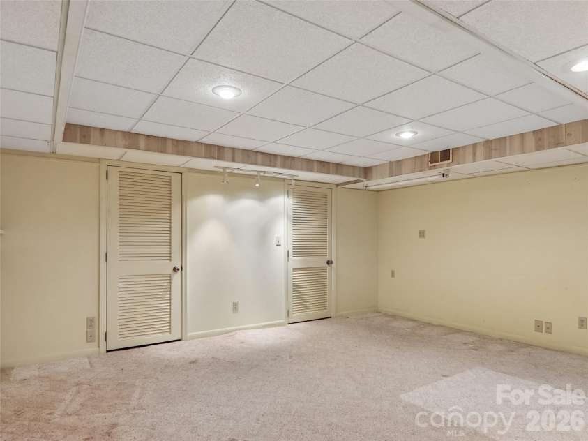 1 Bridle Path Court, Hendersonville, NC 28791.  MLS# CAR4401387, YatesRealty ID 36963. 