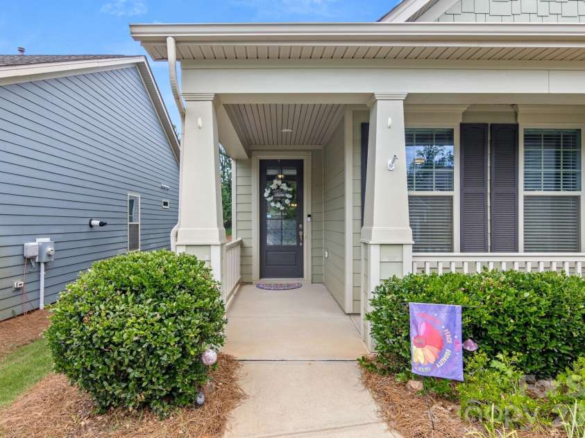 8416 Festival Way, Charlotte, NC 28215.  MLS# CAR4396892, YatesRealty ID 36964. 