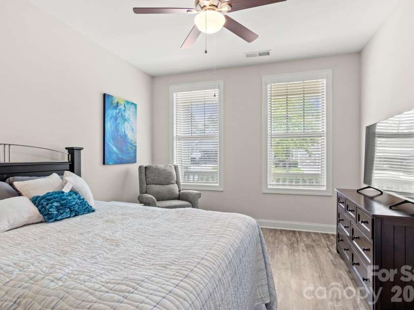 8416 Festival Way, Charlotte, NC 28215.  MLS# CAR4396892, YatesRealty ID 36964. 