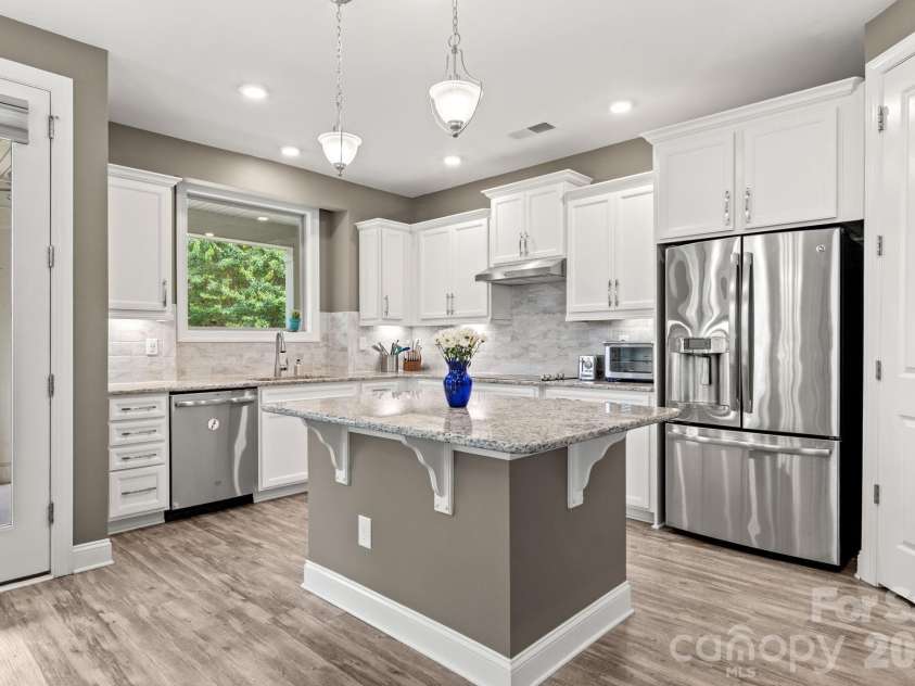 8416 Festival Way, Charlotte, NC 28215.  MLS# CAR4396892, YatesRealty ID 36964. 