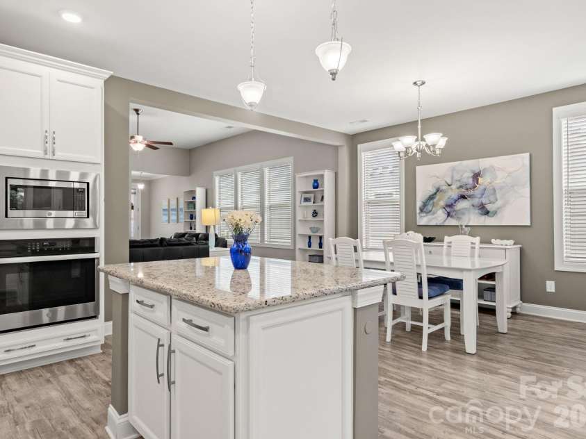 8416 Festival Way, Charlotte, NC 28215.  MLS# CAR4396892, YatesRealty ID 36964. 