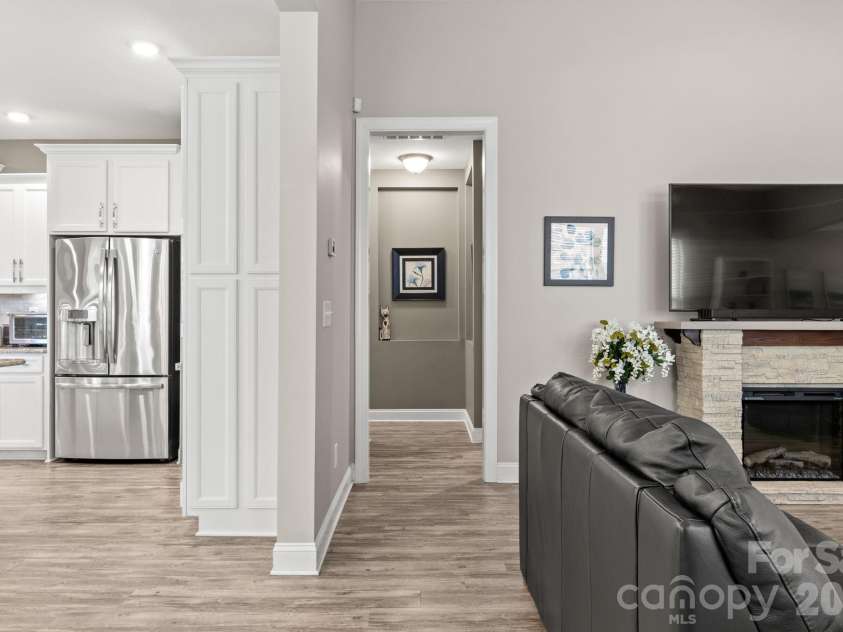 8416 Festival Way, Charlotte, NC 28215.  MLS# CAR4396892, YatesRealty ID 36964. 