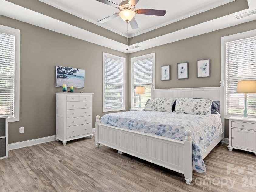 8416 Festival Way, Charlotte, NC 28215.  MLS# CAR4396892, YatesRealty ID 36964. 