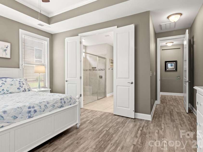 8416 Festival Way, Charlotte, NC 28215.  MLS# CAR4396892, YatesRealty ID 36964. 