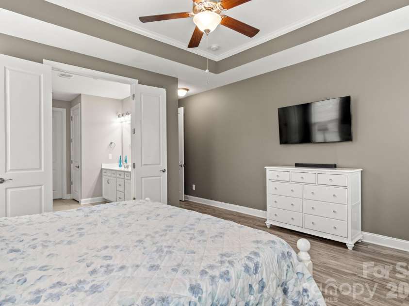 8416 Festival Way, Charlotte, NC 28215.  MLS# CAR4396892, YatesRealty ID 36964. 