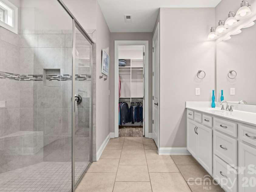 8416 Festival Way, Charlotte, NC 28215.  MLS# CAR4396892, YatesRealty ID 36964. 