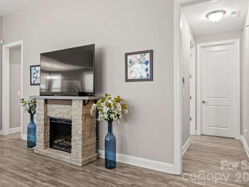 8416 Festival Way, Charlotte, NC 28215.  MLS# CAR4396892, YatesRealty ID 36964. 