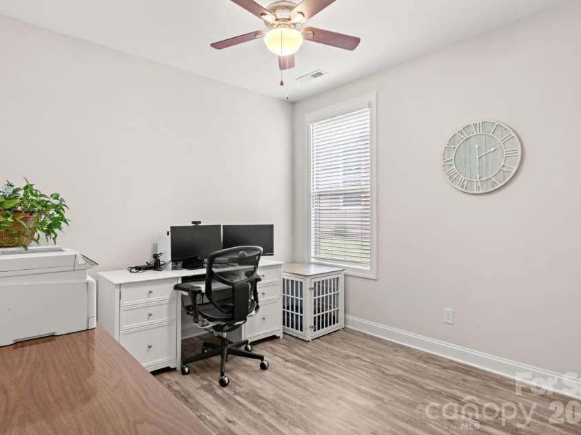 8416 Festival Way, Charlotte, NC 28215.  MLS# CAR4396892, YatesRealty ID 36964. 