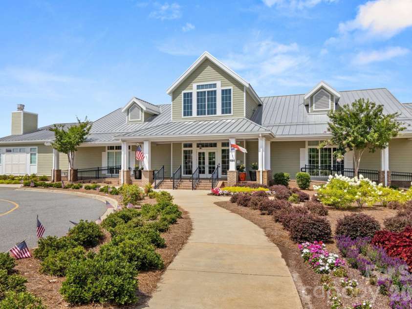 8416 Festival Way, Charlotte, NC 28215.  MLS# CAR4396892, YatesRealty ID 36964. 