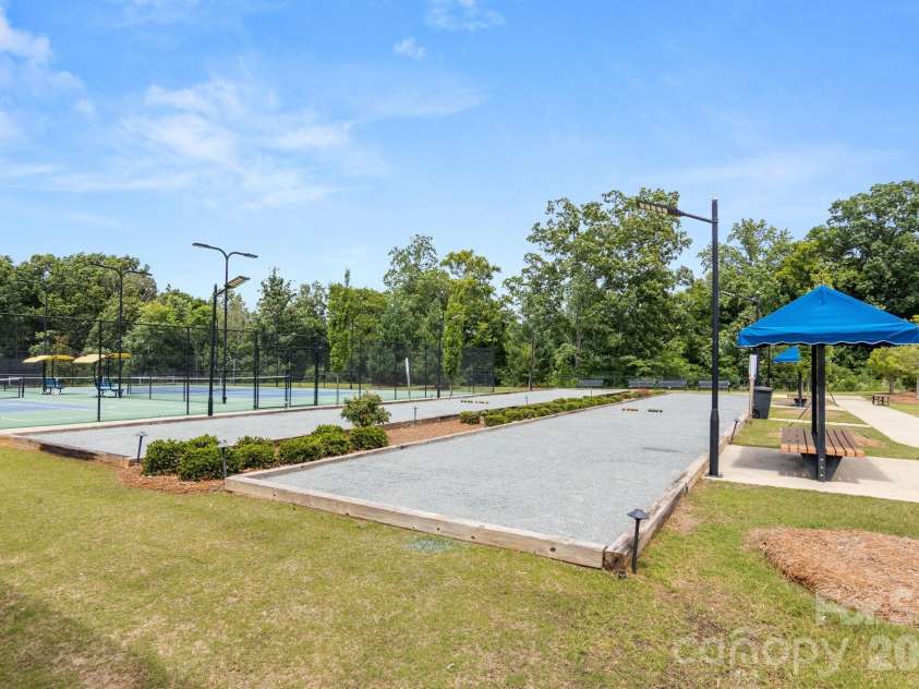 8416 Festival Way, Charlotte, NC 28215.  MLS# CAR4396892, YatesRealty ID 36964. 