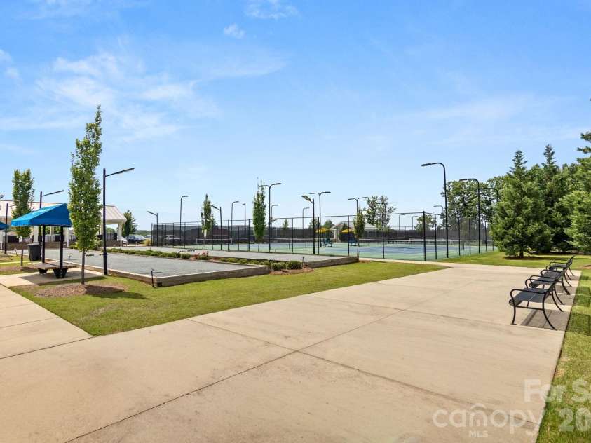 8416 Festival Way, Charlotte, NC 28215.  MLS# CAR4396892, YatesRealty ID 36964. 