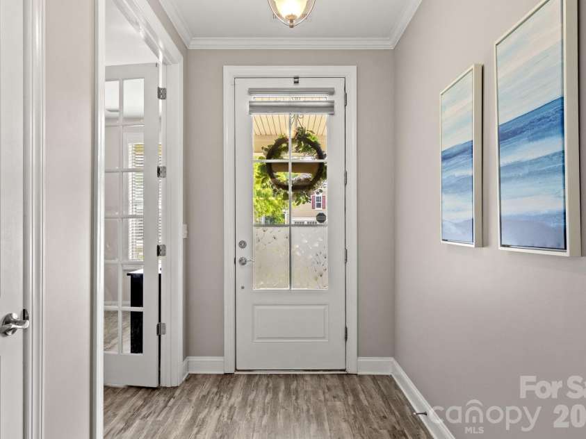 8416 Festival Way, Charlotte, NC 28215.  MLS# CAR4396892, YatesRealty ID 36964. Entry Hall