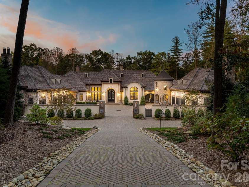 405 Ramble Way, Asheville, NC 28803.  MLS# CAR4398437, YatesRealty ID 36965. 