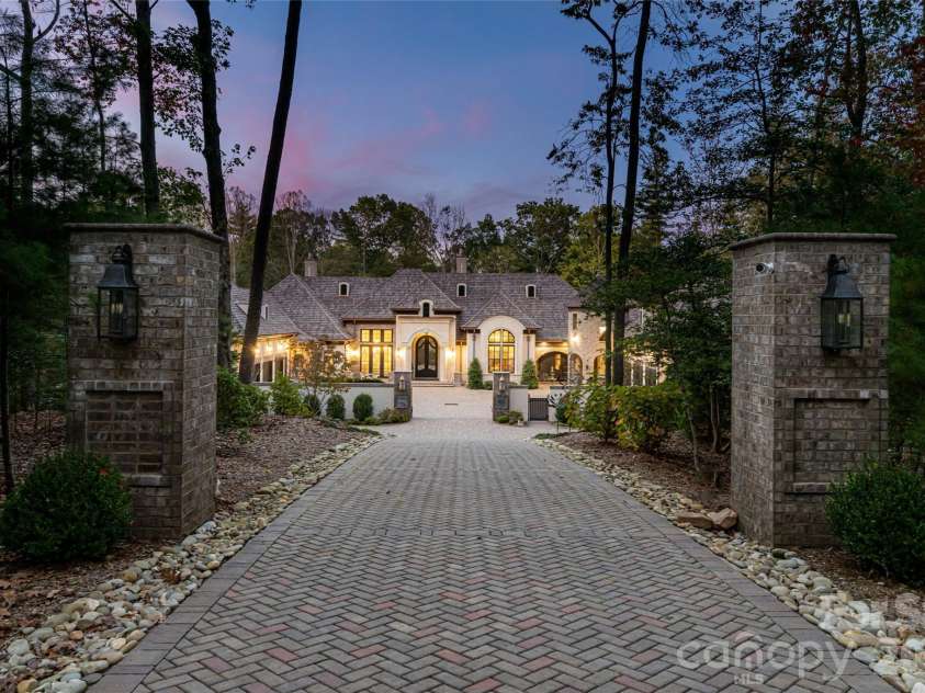 405 Ramble Way, Asheville, NC 28803.  MLS# CAR4398437, YatesRealty ID 36965. 