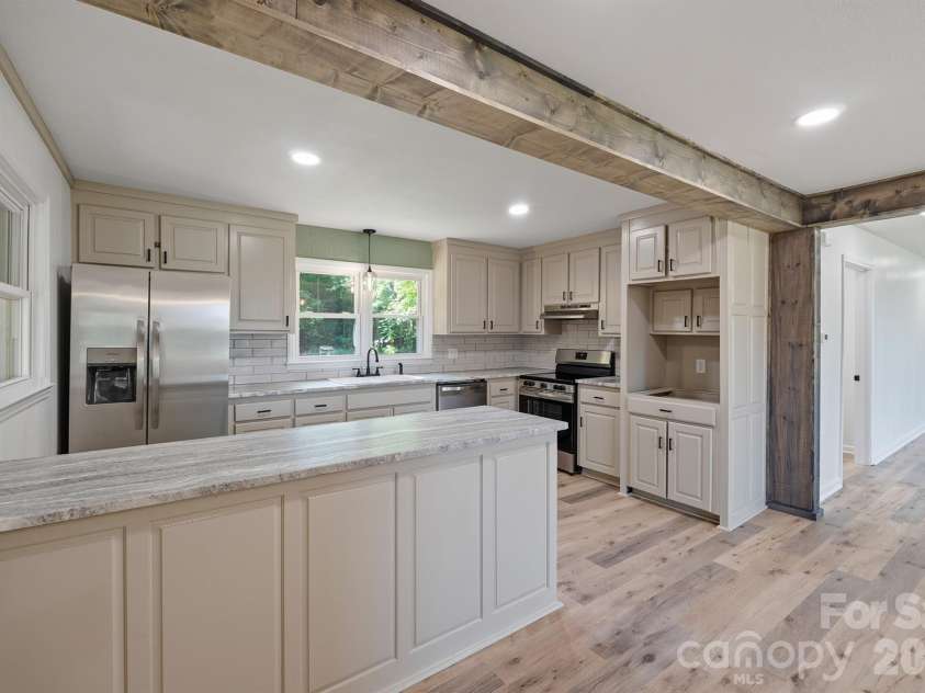 112 Summers Farm Road, Statesville, NC 28625.  MLS# CAR4401726, YatesRealty ID 36966. 