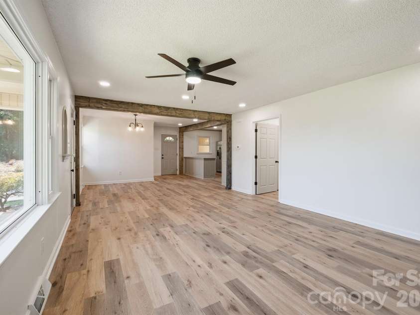 112 Summers Farm Road, Statesville, NC 28625.  MLS# CAR4401726, YatesRealty ID 36966. 