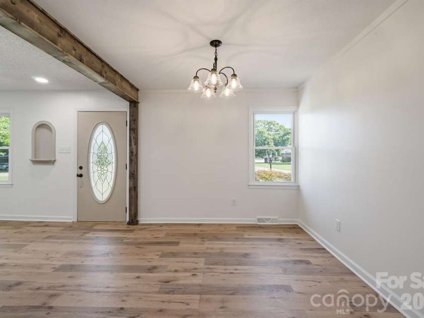 112 Summers Farm Road, Statesville, NC 28625.  MLS# CAR4401726, YatesRealty ID 36966. 