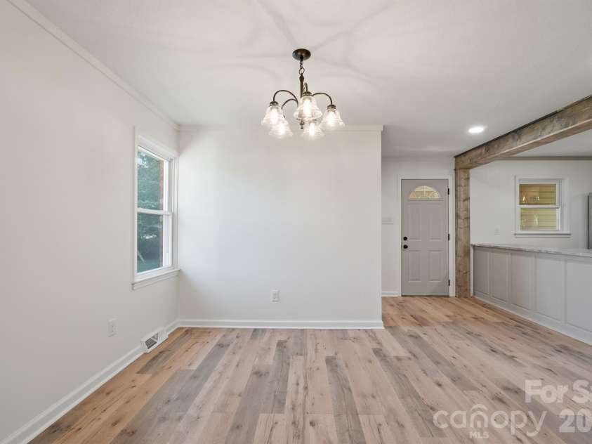 112 Summers Farm Road, Statesville, NC 28625.  MLS# CAR4401726, YatesRealty ID 36966. 