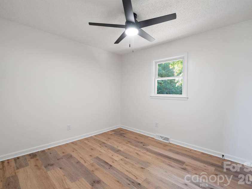 112 Summers Farm Road, Statesville, NC 28625.  MLS# CAR4401726, YatesRealty ID 36966. 