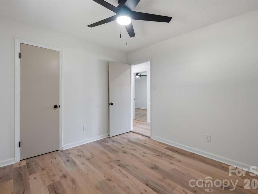 112 Summers Farm Road, Statesville, NC 28625.  MLS# CAR4401726, YatesRealty ID 36966. 
