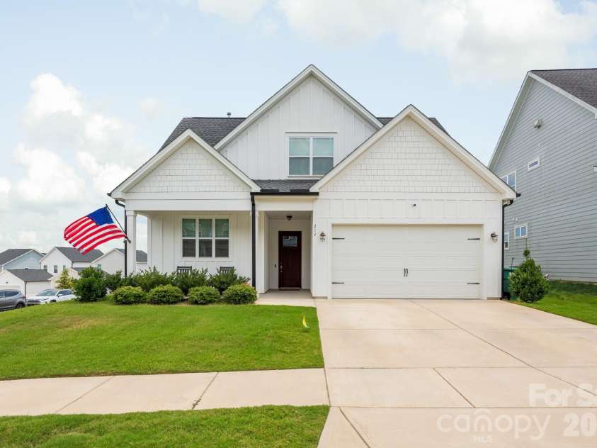 212 Meyers Ridge Road, Cramerton, NC 28032.  MLS# CAR4403460, YatesRealty ID 36967. 