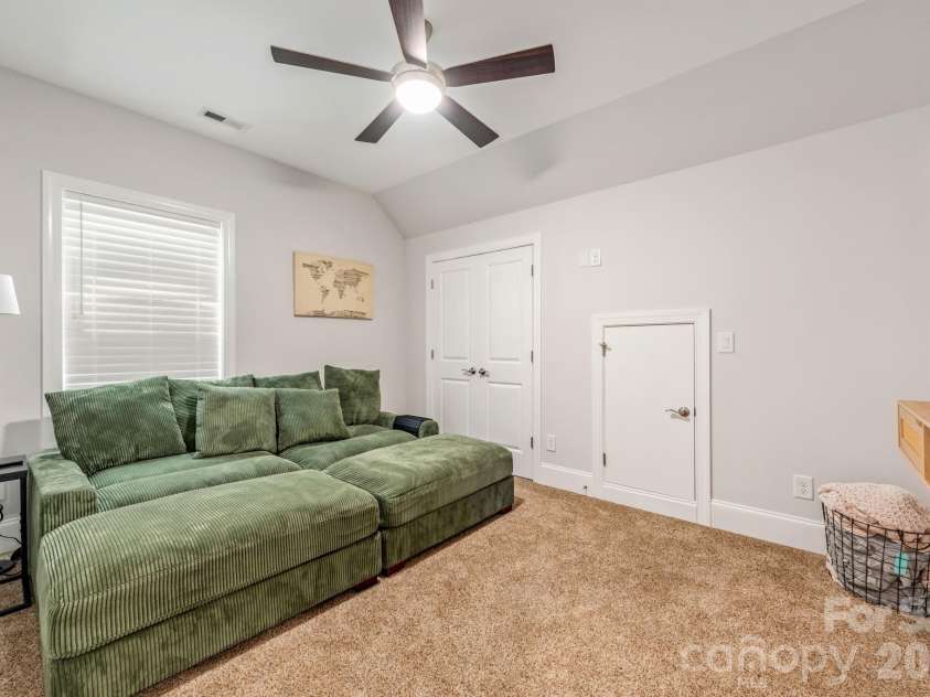 212 Meyers Ridge Road, Cramerton, NC 28032.  MLS# CAR4403460, YatesRealty ID 36967. 