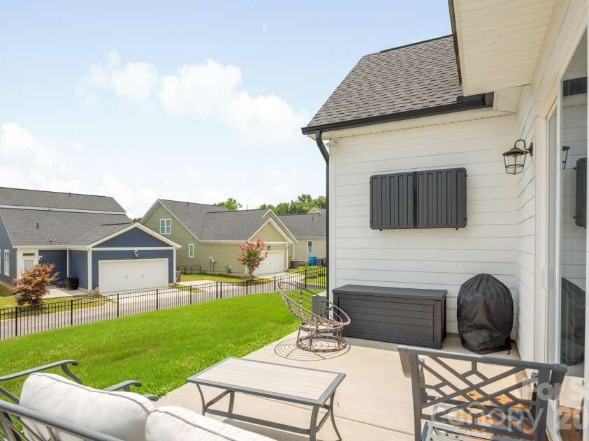212 Meyers Ridge Road, Cramerton, NC 28032.  MLS# CAR4403460, YatesRealty ID 36967. 