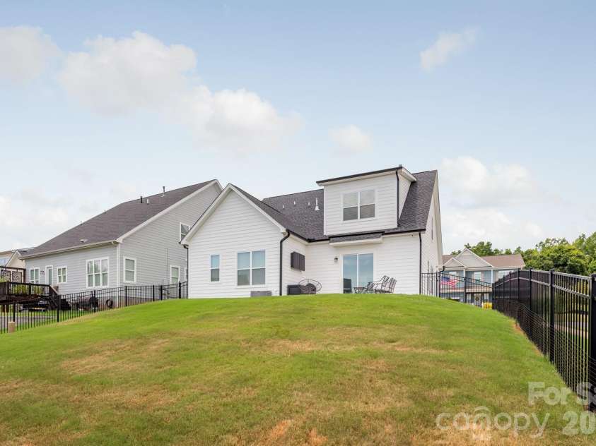 212 Meyers Ridge Road, Cramerton, NC 28032.  MLS# CAR4403460, YatesRealty ID 36967. 