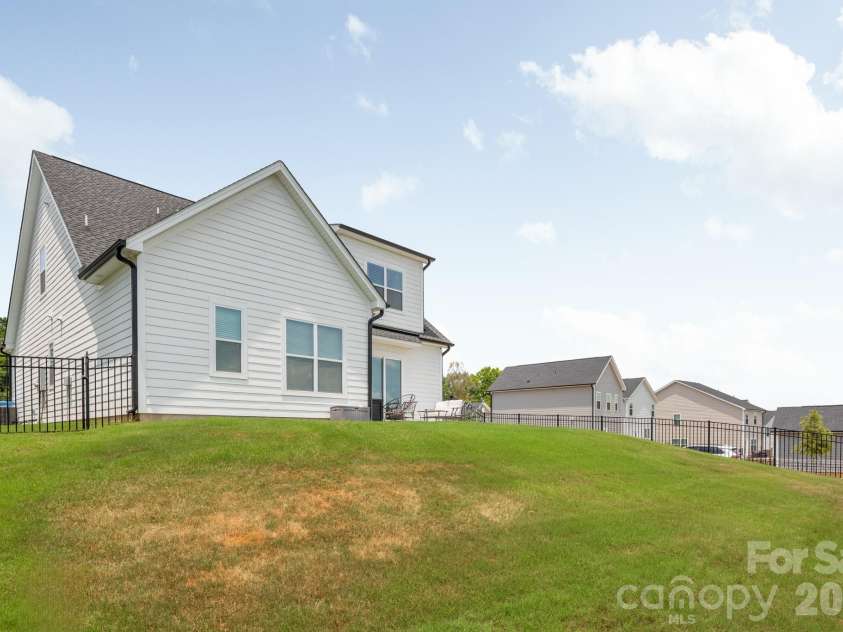 212 Meyers Ridge Road, Cramerton, NC 28032.  MLS# CAR4403460, YatesRealty ID 36967. 