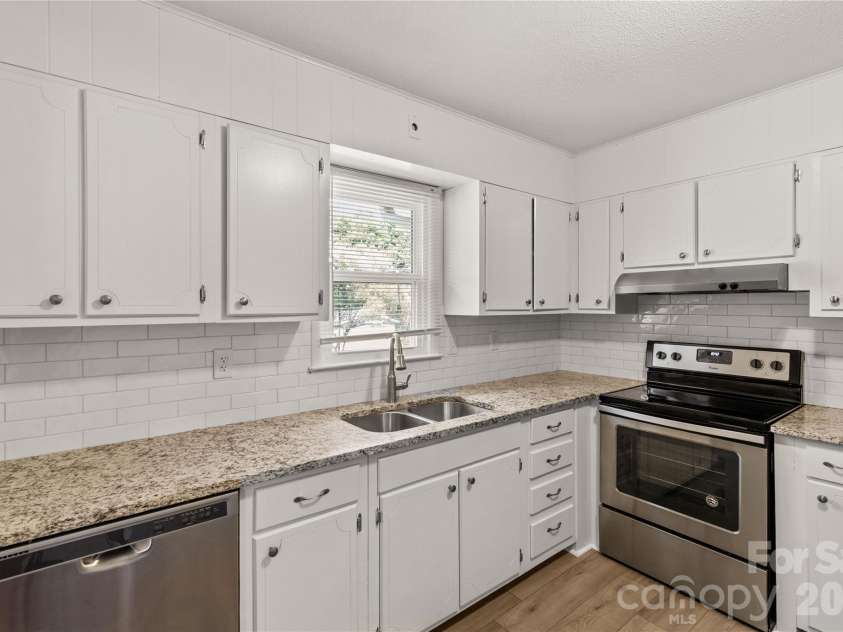 755 Emorywood Lane, Rock Hill, SC 29730.  MLS# CAR4391462, YatesRealty ID 36968. 