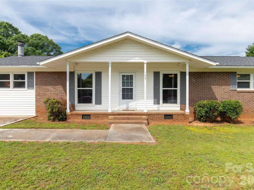 755 Emorywood Lane, Rock Hill, SC 29730.  MLS# CAR4391462, YatesRealty ID 36968. Welcome home!