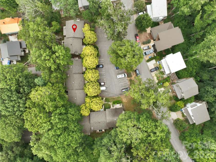127 Riverview Drive, Asheville, NC 28806.  MLS# CAR4400521, YatesRealty ID 36969. 