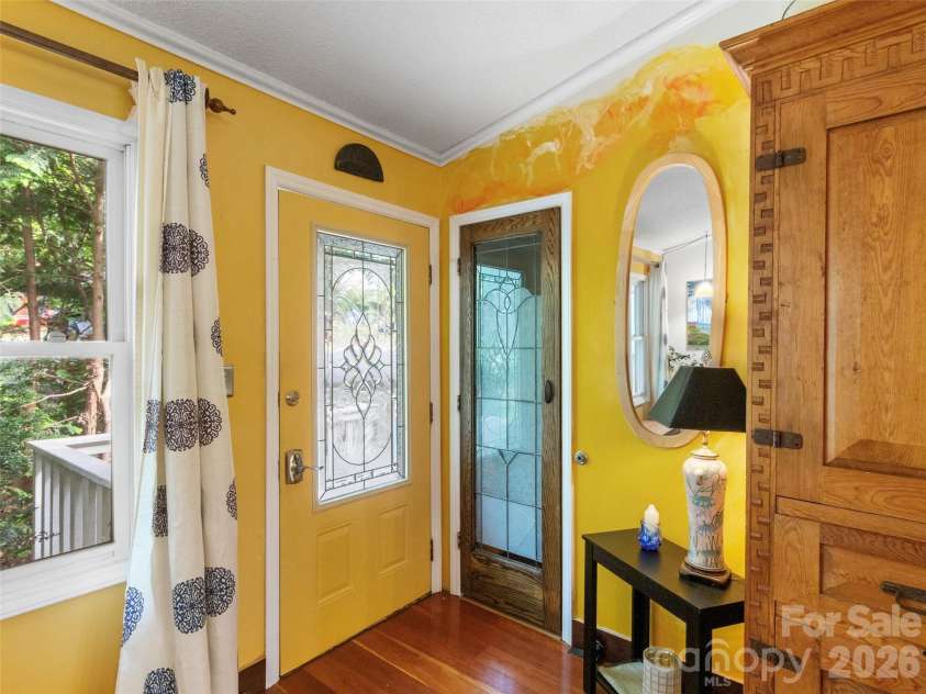 127 Riverview Drive, Asheville, NC 28806.  MLS# CAR4400521, YatesRealty ID 36969. 