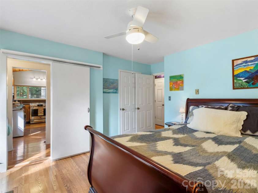 127 Riverview Drive, Asheville, NC 28806.  MLS# CAR4400521, YatesRealty ID 36969. 