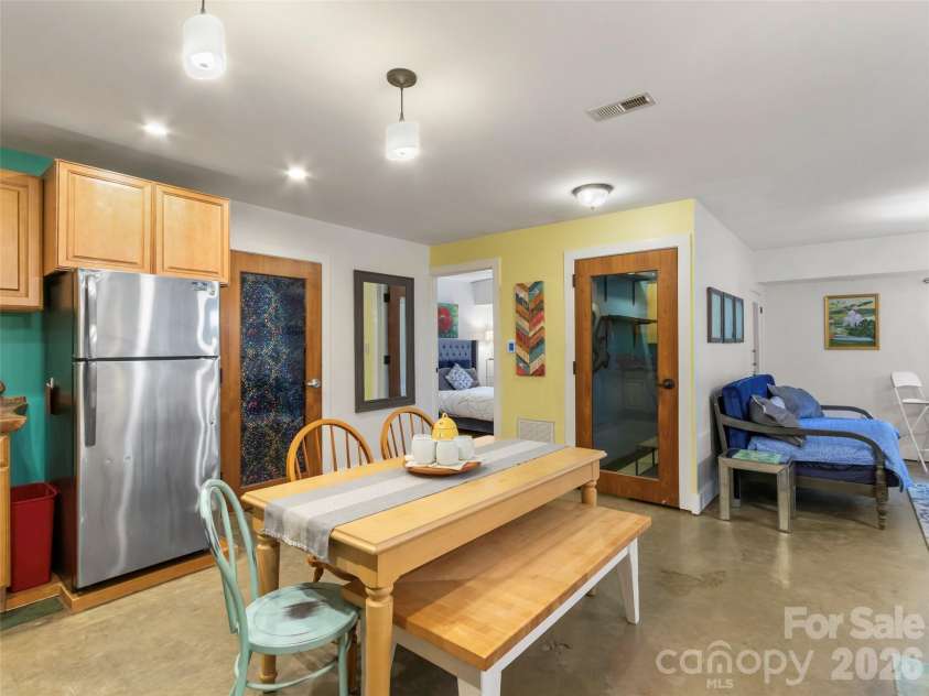 127 Riverview Drive, Asheville, NC 28806.  MLS# CAR4400521, YatesRealty ID 36969. 
