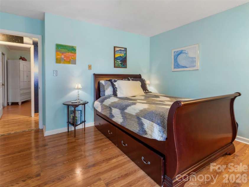 127 Riverview Drive, Asheville, NC 28806.  MLS# CAR4400521, YatesRealty ID 36969. 
