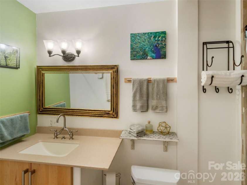 127 Riverview Drive, Asheville, NC 28806.  MLS# CAR4400521, YatesRealty ID 36969. 