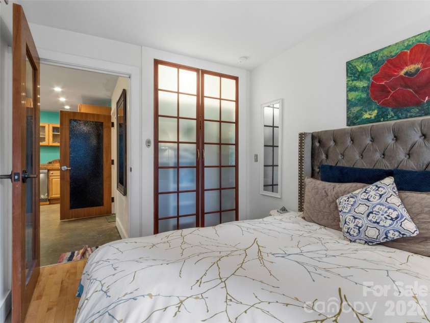 127 Riverview Drive, Asheville, NC 28806.  MLS# CAR4400521, YatesRealty ID 36969. 