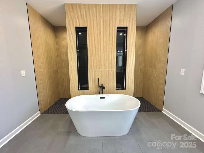 167 Harbor Point Drive, Cherryville, NC 28021.  MLS# CAR4235437, YatesRealty ID 3697. 