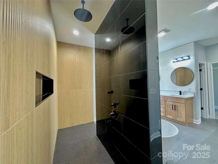 167 Harbor Point Drive, Cherryville, NC 28021.  MLS# CAR4235437, YatesRealty ID 3697. 