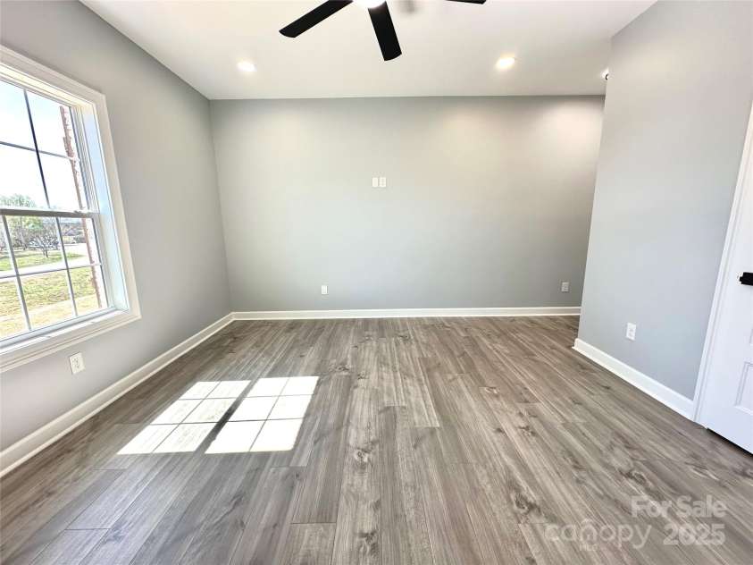 167 Harbor Point Drive, Cherryville, NC 28021.  MLS# CAR4235437, YatesRealty ID 3697. 